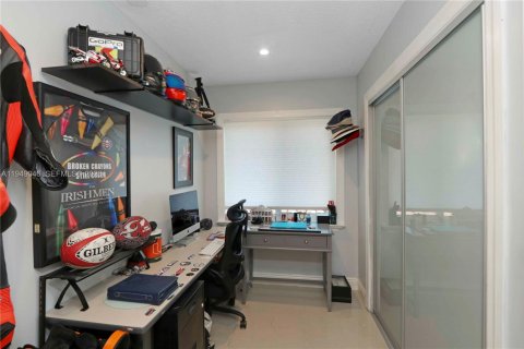 Villa ou maison à vendre à Miami, Floride: 5 chambres, 195.28 m2 № 2004856 - photo 25