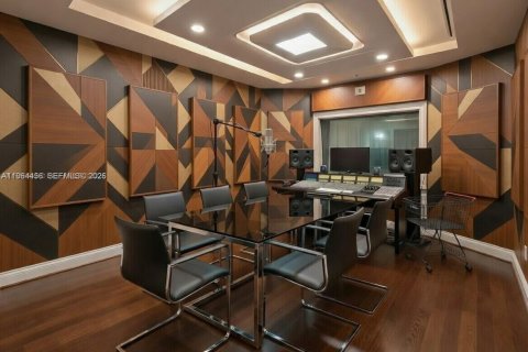 Immobilier commercial à vendre à Miami Beach, Floride № 2025924 - photo 6