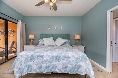 Condo in Holmes Beach, Florida, 2 bedrooms  № 1508954 - photo 24