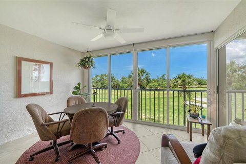 Condo in Sarasota, Florida, 2 bedrooms  № 2199577 - photo 5