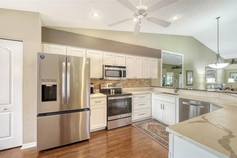 Condo in Sarasota, Florida, 2 bedrooms  № 2199577 - photo 12