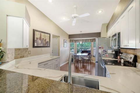 Condo in Sarasota, Florida, 2 bedrooms  № 2199577 - photo 11