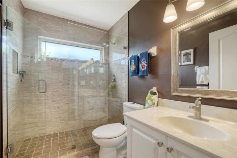 Condo in Sarasota, Florida, 2 bedrooms  № 2199577 - photo 24