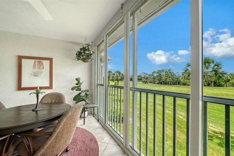 Condo in Sarasota, Florida, 2 bedrooms  № 2199577 - photo 8