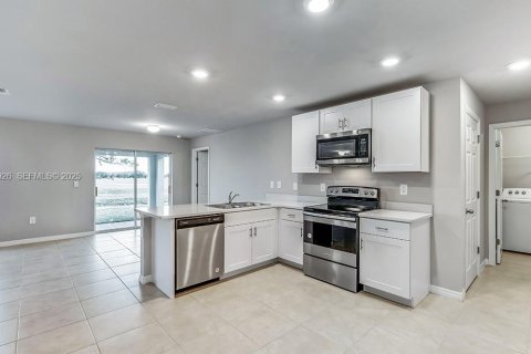 Villa ou maison à louer à LaBelle, Floride: 3 chambres № 1987500 - photo 4