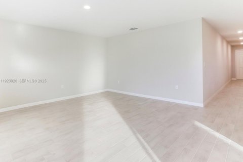 Villa ou maison à louer à LaBelle, Floride: 3 chambres № 1987500 - photo 5