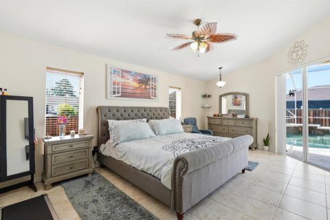 House in Port St. Lucie, Florida 4 bedrooms, 224.17 sq.m. № 2191055 - photo 28