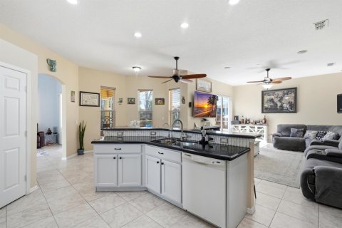House in Port St. Lucie, Florida 4 bedrooms, 224.17 sq.m. № 2191055 - photo 24