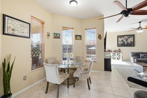 House in Port St. Lucie, Florida 4 bedrooms, 224.17 sq.m. № 2191055 - photo 20