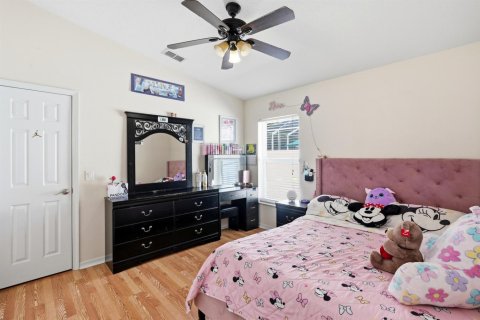 House in Port St. Lucie, Florida 4 bedrooms, 224.17 sq.m. № 2191055 - photo 2