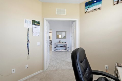 House in Port St. Lucie, Florida 4 bedrooms, 224.17 sq.m. № 2191055 - photo 5
