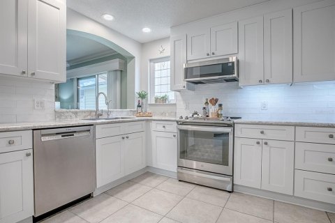 House in The Villages, Florida 2 bedrooms, 118.36 sq.m. № 1833427 - photo 13