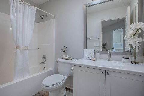 House in The Villages, Florida 2 bedrooms, 118.36 sq.m. № 1833427 - photo 25