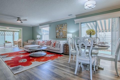 House in The Villages, Florida 2 bedrooms, 118.36 sq.m. № 1833427 - photo 6