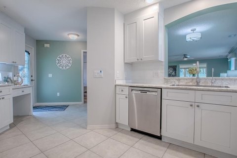 House in The Villages, Florida 2 bedrooms, 118.36 sq.m. № 1833427 - photo 14