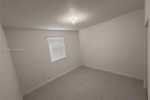 Villa ou maison à louer à Miami, Floride: 1 chambre, 65.03 m2 № 2036711 - photo 2