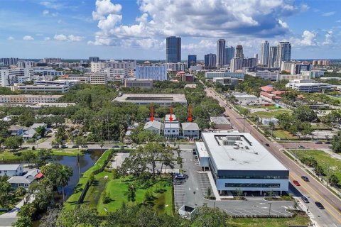 Купить таунхаус в Сент-Питерсберг, Флорида 3 комнаты, 217.39м2, № 1907820 - фото 22