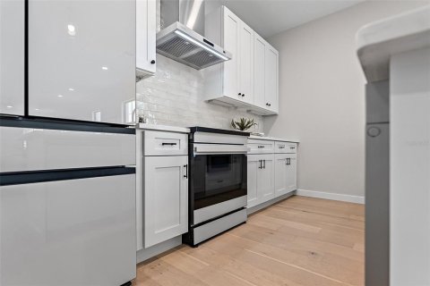 Купить таунхаус в Сент-Питерсберг, Флорида 3 комнаты, 217.39м2, № 1907820 - фото 29