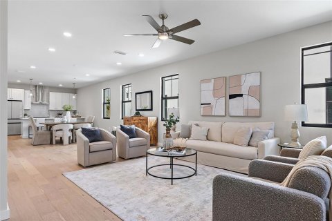 Купить таунхаус в Сент-Питерсберг, Флорида 3 комнаты, 217.39м2, № 1907820 - фото 2