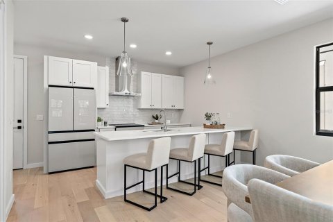 Купить таунхаус в Сент-Питерсберг, Флорида 3 комнаты, 217.39м2, № 1907820 - фото 4