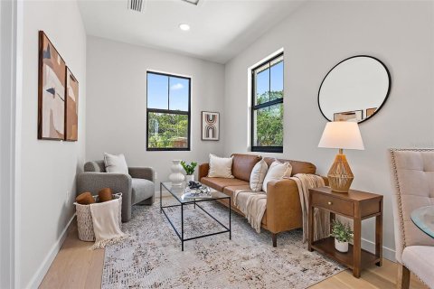 Купить таунхаус в Сент-Питерсберг, Флорида 3 комнаты, 217.39м2, № 1907820 - фото 14