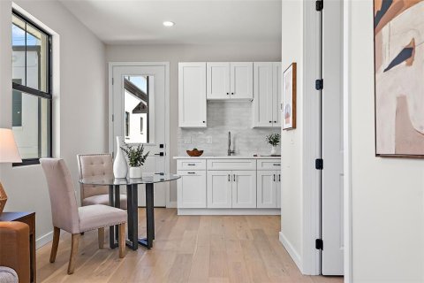 Купить таунхаус в Сент-Питерсберг, Флорида 3 комнаты, 217.39м2, № 1907820 - фото 15