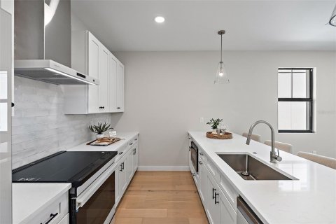 Купить таунхаус в Сент-Питерсберг, Флорида 3 комнаты, 217.39м2, № 1907820 - фото 30