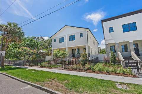 Купить таунхаус в Сент-Питерсберг, Флорида 3 комнаты, 217.39м2, № 1907820 - фото 23