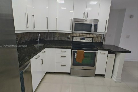 Condo in Aventura, Florida, 1 bedroom  № 1868602 - photo 24