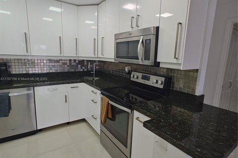 Condo in Aventura, Florida, 1 bedroom  № 1868602 - photo 22
