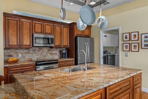 Casa en venta en Weeki Wachee, Florida, 3 dormitorios, 164.62 m2 № 1908070 - foto 21