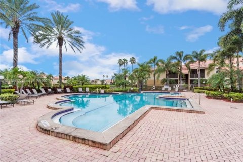 Condo in Pompano Beach, Florida, 2 bedrooms  № 1962880 - photo 2