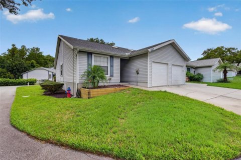 House in Tarpon Springs, Florida 3 bedrooms, 120.77 sq.m. № 2277508