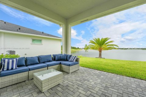 House in Loxahatchee Groves, Florida 5 bedrooms № 1955754 - photo 3