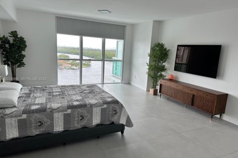 Condo in Sunny Isles Beach, Florida, 2 bedrooms  № 2085939 - photo 30