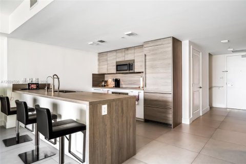 Condo in Sunny Isles Beach, Florida, 2 bedrooms  № 2085939 - photo 26
