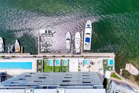 Condo in Sunny Isles Beach, Florida, 2 bedrooms  № 2085939 - photo 19