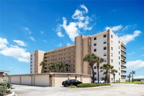 Condo in Cocoa Beach, Florida, 2 bedrooms  № 1720702 - photo 4