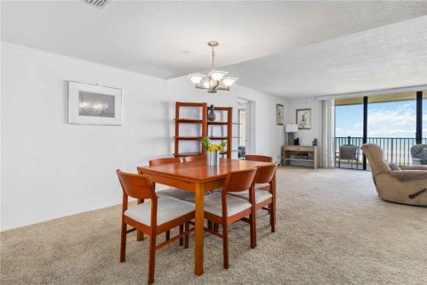 Condo in Cocoa Beach, Florida, 2 bedrooms  № 1720702 - photo 21
