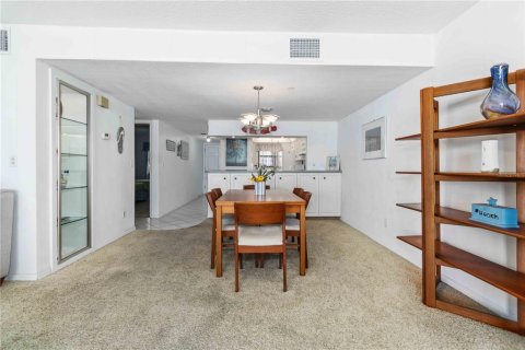 Condo in Cocoa Beach, Florida, 2 bedrooms  № 1720702 - photo 22