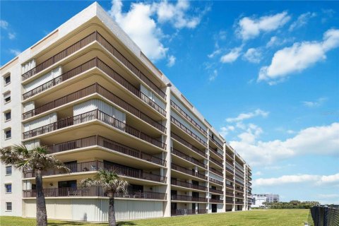 Condo in Cocoa Beach, Florida, 2 bedrooms  № 1720702 - photo 7