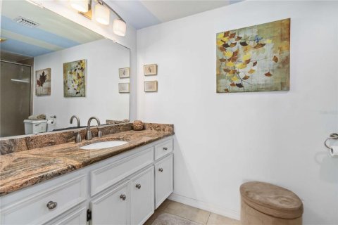 Condo in Cocoa Beach, Florida, 2 bedrooms  № 1720702 - photo 26