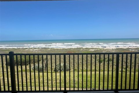 Condo in Cocoa Beach, Florida, 2 bedrooms  № 1720702 - photo 2