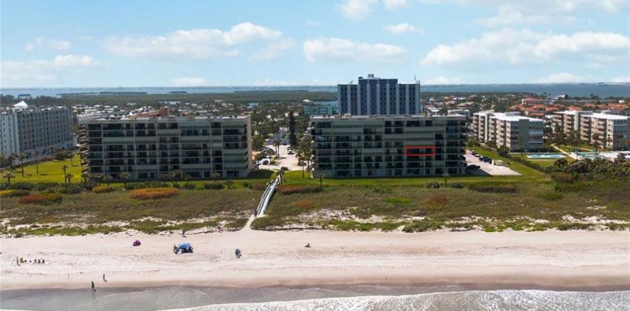 Condominio en Cocoa Beach, Florida, 2 dormitorios № 1720702