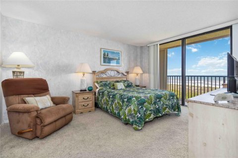 Condo in Cocoa Beach, Florida, 2 bedrooms  № 1720702 - photo 24
