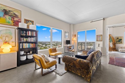 Condo in Miami, Florida, 2 bedrooms № 1936237 - photo 2