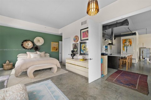 Condo in Miami, Florida, 2 bedrooms № 1936237 - photo 12