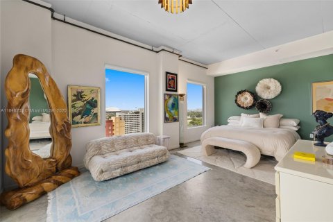 Condo in Miami, Florida, 2 bedrooms № 1936237 - photo 10