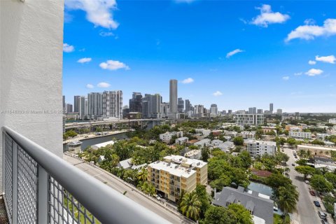 Condo in Miami, Florida, 2 bedrooms № 1936237 - photo 20