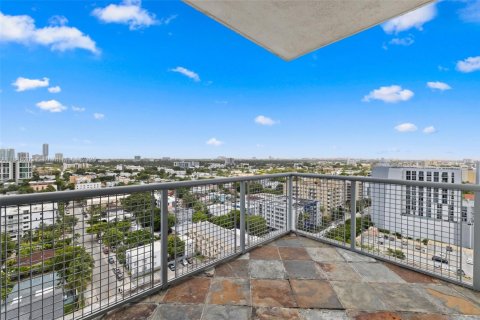Condo in Miami, Florida, 2 bedrooms № 1936237 - photo 18